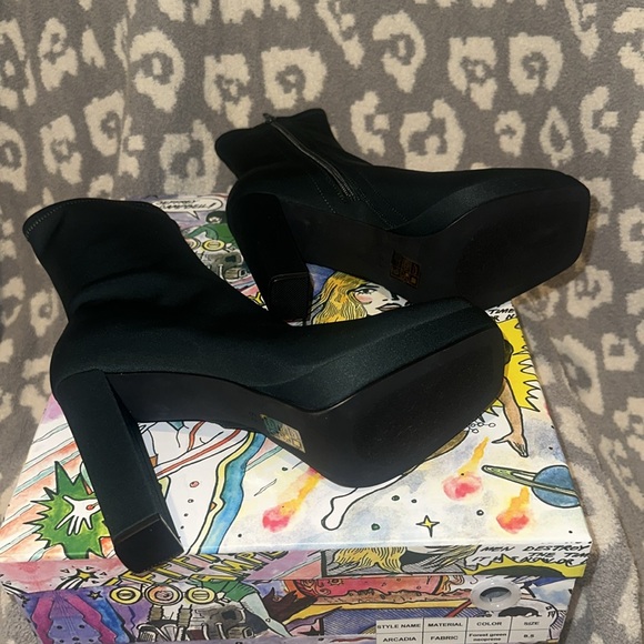Jeffrey Campbell Arcadia Forest Green Neoprene Booties New 🆕 & Never Worn 😍 - Picture 10 of 17